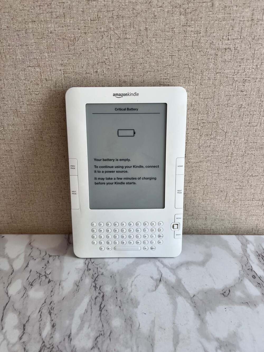 Amazon Kindle 2nd Generation E-Reader (Model D00701)